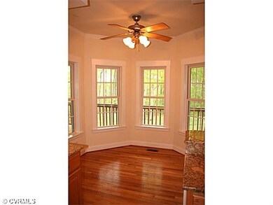 Breakfast Nook - The breakfast nook is just off th