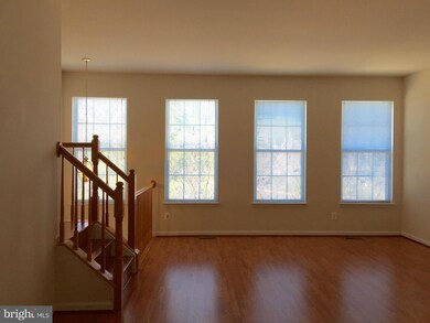 2581 James Madison Cir, Herndon, VA 20171 - photo 2