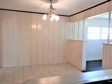 402 Bowman Dr, Alvin, TX 77511 - photo 6