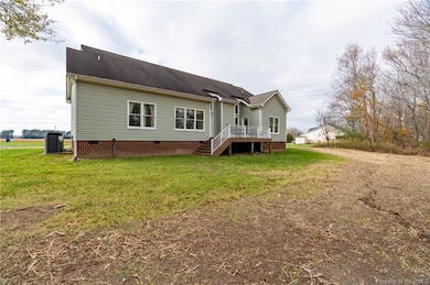 8975 Coles Landing Dr, Gloucester, VA 23061 - photo 6