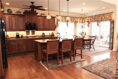 Pretty rope accents, soft close, and under cabinet
