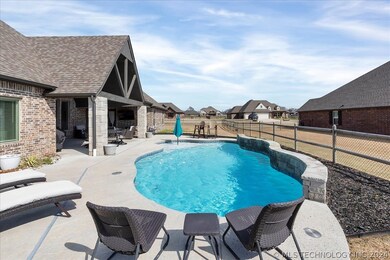 8709 E Broadway Ct, Broken Arrow, OK 74014 - photo 2