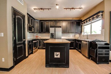 Kitchen (2)