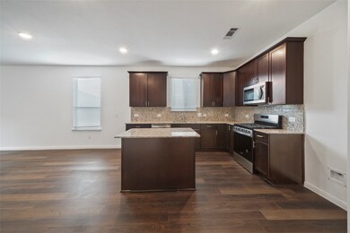 316 Appaloosa Dr, Alvin, TX 77511 - photo 4