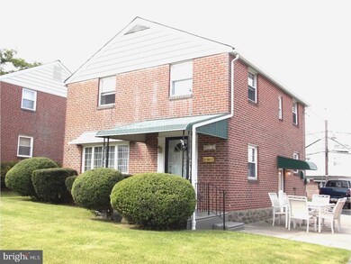 402 W Grays Ave, Glenolden, PA 19036 - photo 2