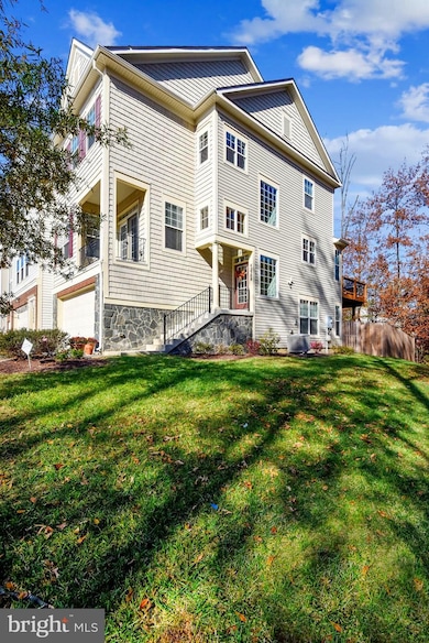 42308 Shoover Square, Chantilly, VA 20152 - photo 2