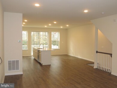 23377 Thuja Ln, California, MD 20619 - photo 5