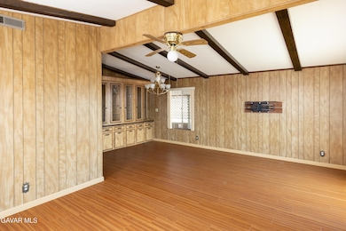 JS_275SouthWorthingtonSt_00005