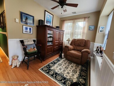 21B Medford -Front room Den