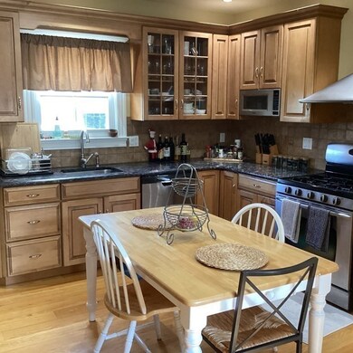 9 Pearl St unit 2, Wakefield, MA 01880 - photo 5