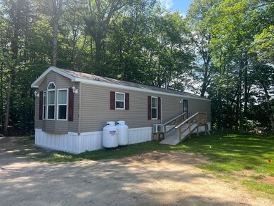 62 Leavitt Rd unit 9, Pittsfield, NH 03263 - photo 2