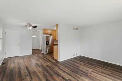 936 N Brainard St unit 38, Naperville, IL 60563 - photo 5