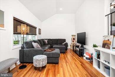 8 Eddrie Ct, Trenton, NJ 08690 - photo 5