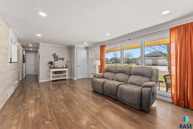 2220 E Sylvan Cir, Brandon, SD 57005 - photo 7
