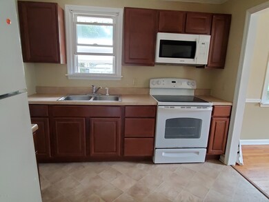 518 Oak Ln, Jacksonville, NC 28540 - photo 2