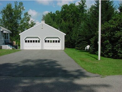 27 Pine St, Danville, NH 03819 - photo 3