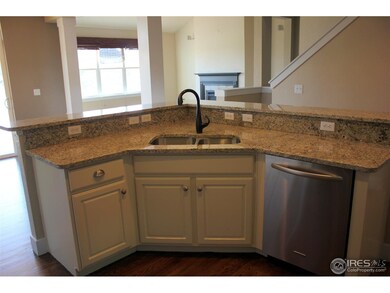 Kitchen Island w Slab Granite