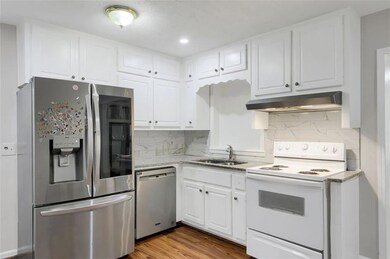 847 Meadow Rock Dr, Stone Mountain, GA 30083 - photo 7