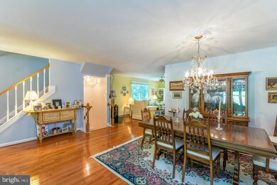 8035 Galla Knoll Cir, Springfield, VA 22153 - photo 7