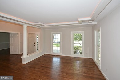 15421 Snowhill Ln, Centreville, VA 20120 - photo 7