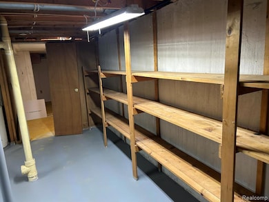 438 Lockmoor Ct unit 18, Grand Blanc, MI 48439 - photo 7