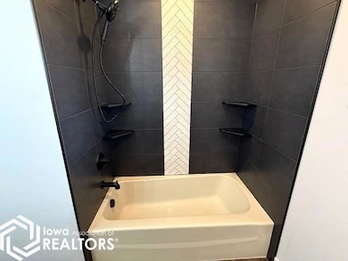 1414 E Linden St, Algona, IA 50511 - photo 7