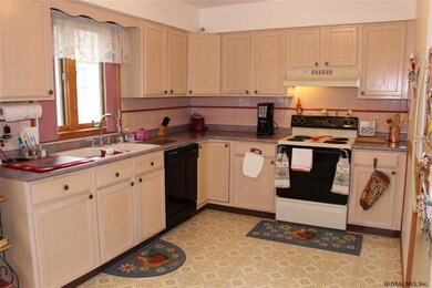 700 Deforest Ave, Schenectady, NY 12303 - photo 5