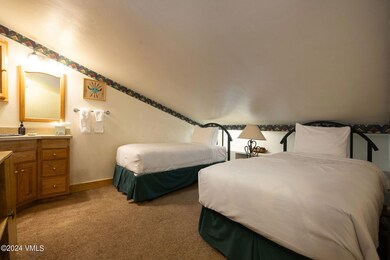 vantage_point_503_interior_bed03