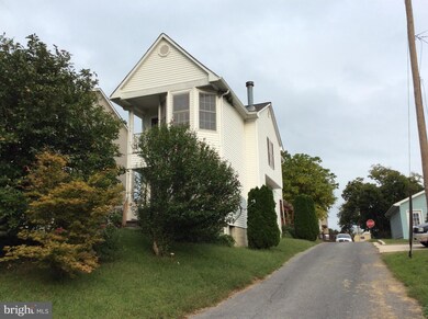 200 4th Ave unit A, Brunswick, MD 21716 - photo 2