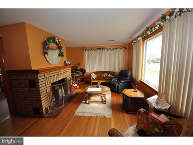 92 Cumberland Ave, Tamaqua, PA 18252 - photo 4