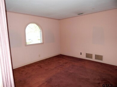 1715 1715 Yosemite, Tyler, TX 75703 - photo 3