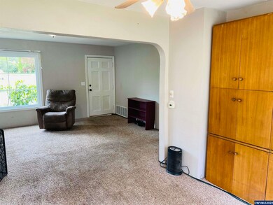 845 E Ellendale Ave, Dallas, OR 97338 - photo 3