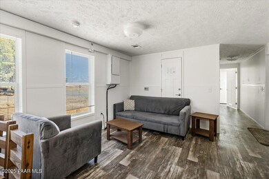 20872 E Park View Ln, Cordes Lakes, AZ 86333 - photo 3