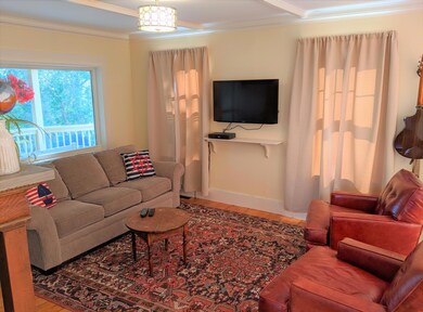 41 Summit Rd living rm w tv