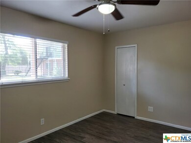 1120 N King St unit 105, Seguin, TX 78155 - photo 3