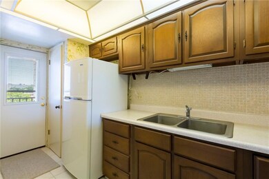 unlisted-address, Saint Petersburg, FL 33708 - photo 3