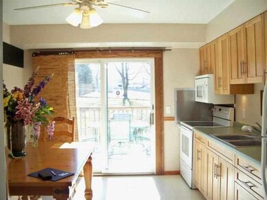 2641 W 56th St, Davenport, IA 52806 - photo 5