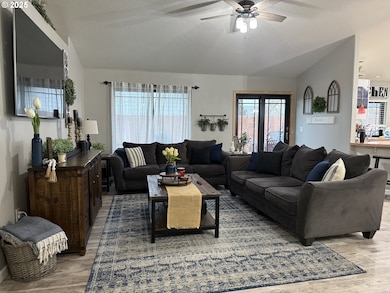 717 W Pheasant Ave, Hermiston, OR 97838 - photo 2