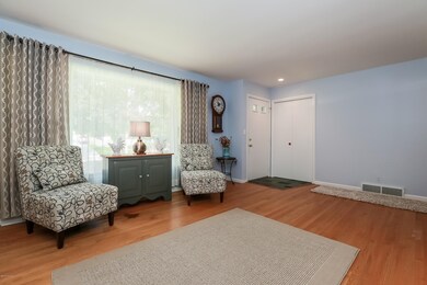 007-photo-living-room-6347938