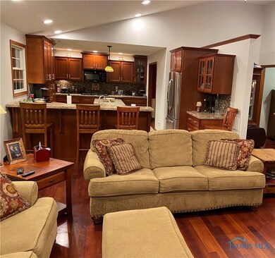 749 Riverside Dr, Woodville, OH 43469 - photo 2