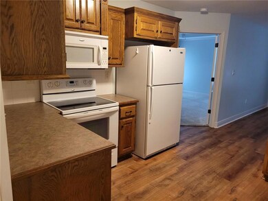 510 Neptune Dr, Raymore, MO 64083 - photo 5