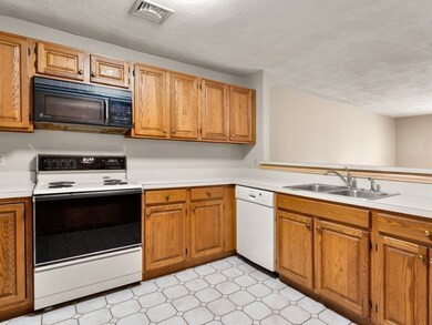 28 Hobart Ln, Rockland, MA 02370 - photo 6