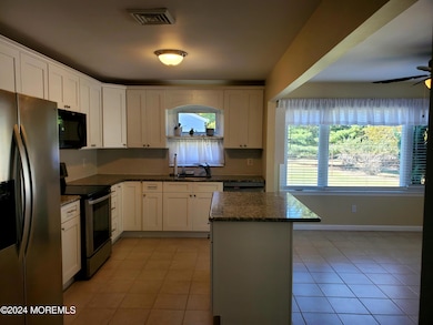 9 Bedford Ct, Toms River, NJ 08757 - photo 3