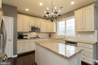 42325 Magistrate Ct, Chantilly, VA 20152 - photo 2