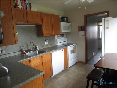 2723 114th St, Toledo, OH 43611 - photo 6