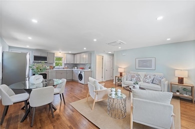 7 Laneway Ct unit B, Narragansett, RI 02882 - photo 4