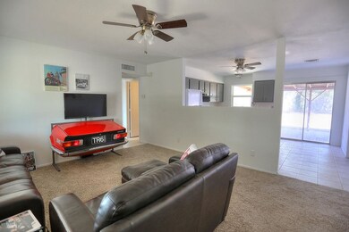 family room 3