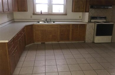 519 Harrison St, Allentown, PA 18103 - photo 4