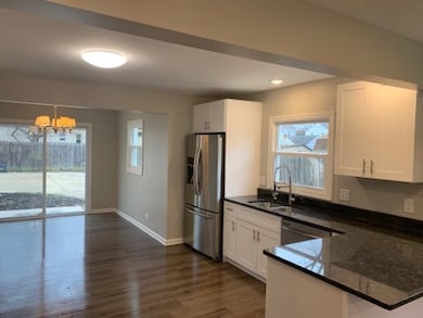 140 S Rosedale Ave, Aurora, IL 60506 - photo 3