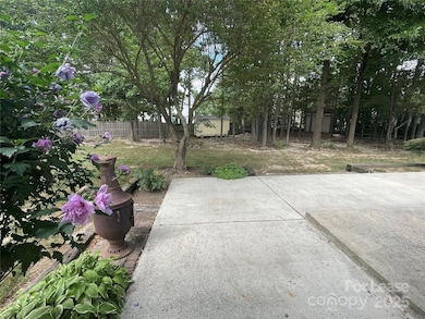 4215 Suttle Place, Matthews, NC 28104 - photo 3